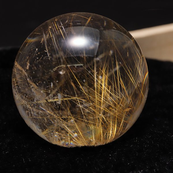 画像2: 【一点物】丸玉 ルチル入りマニハール水晶 インド マニハール地方産 約28mm 桐箱入り ヒマラヤ水晶 品番:19095 (2)