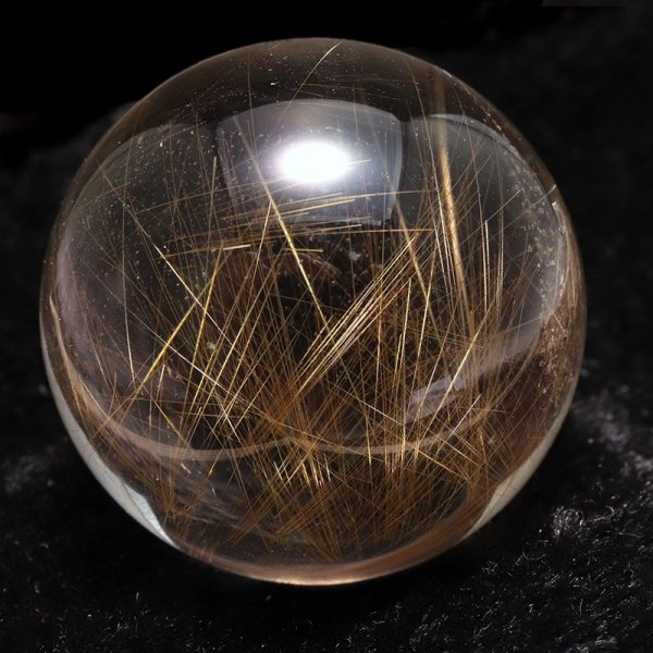 画像2: 【一点物】丸玉 ルチル入りマニハール水晶 インド マニハール地方産 約28mm 桐箱入り ヒマラヤ水晶 品番:19096 (2)