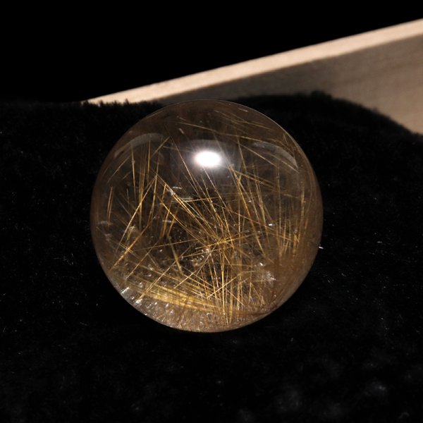 画像2: 【一点物】丸玉 ルチル入りマニハール水晶 インド マニハール地方産 約24mm 桐箱入り ヒマラヤ水晶 品番:19105 (2)