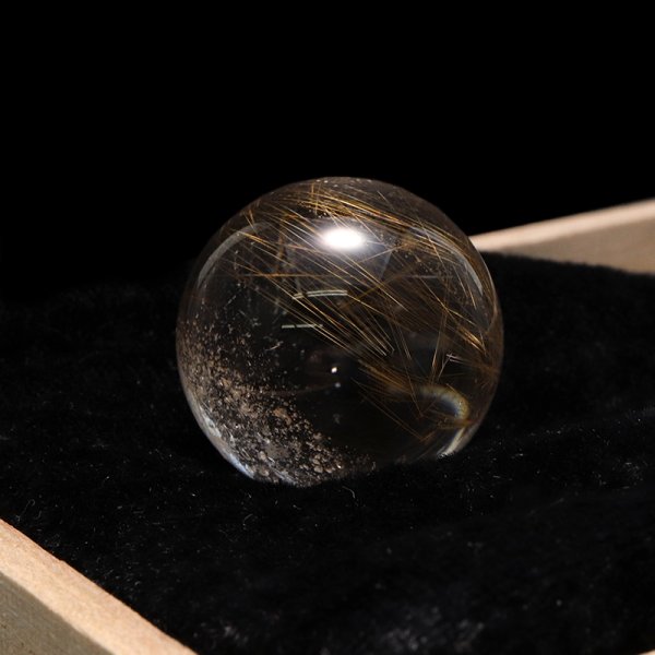 画像3: 【一点物】丸玉 ルチル入りマニハール水晶 インド マニハール地方産 約23mm 桐箱入り ヒマラヤ水晶 品番:19106 (3)