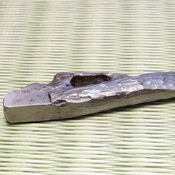 画像3: 彫り物 アルタイ隕石 茶室刀(茶刀) 新疆ウイグル産 ケース付き 証明書付き 品番:19142 (3)