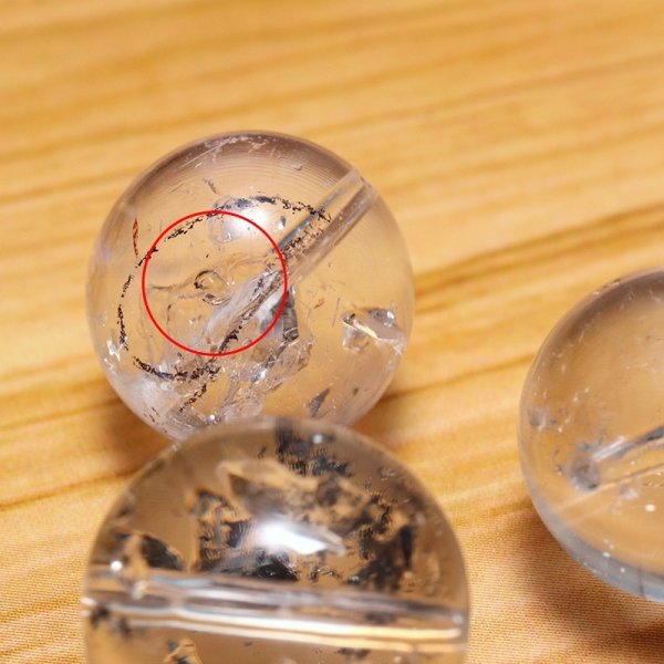 画像3: バラ石 水入り水晶 丸 約13〜14mm 穴あり 品番:18882 (3)