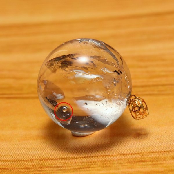 画像3: ペンダントトップ 水入り水晶 丸 約16mm K18 ゴールド 3ヶ所 水入り 品番:19261 (3)