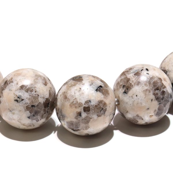 画像2: 【日本銘石】ブレス　タコ石(犬島石）＜岡山県産＞　白　研磨有　丸　約10mm　品番：18985 (2)