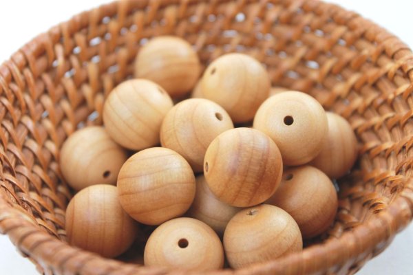 画像2: 【天然木】チベットヒノキ　バラ大玉　約18mm　　品番： 8259 (2)