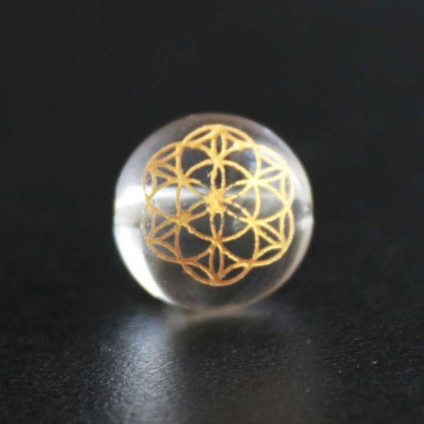 画像1: 【オリジナル商品】カービング　神聖幾何学模様　フラワーオブライフ　水晶(金彫り)　14mm　　品番： 11917 (1)