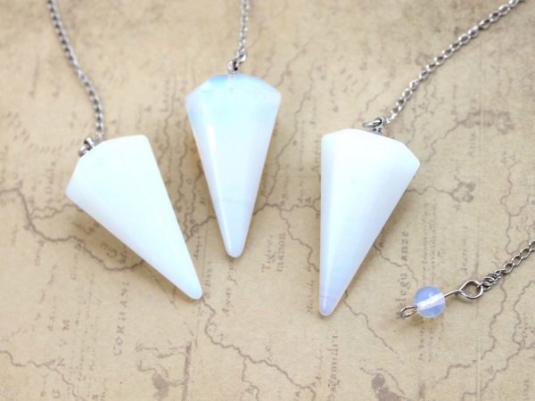 画像2: 【現品限り】ペンデュラム　合成オパール　カット　振り子　ダウジング　　品番： 9157 (2)